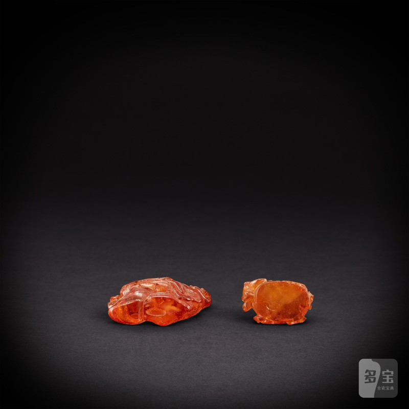 Two amber 'phoenix' carvings, Qing dynasty, 19th century | 清十九世紀 琥珀鳳紋立件兩件 - 图3